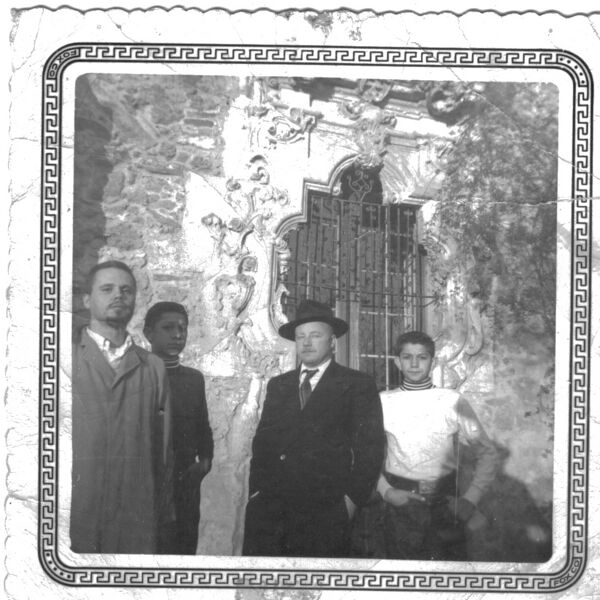 File:Richard-Rose-and-Bob-Martin-at-Alamo.jpg